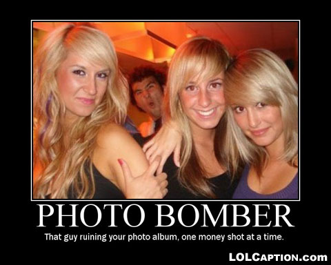 funny-demotivational-poster-lolcaption-photobombermoneyshot.jpg